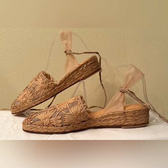 Stuart Weitzman Tan Floral Rufia, Organza Mesh Espadrilles, NWOB, Size 7-1/2 - Picture 2 of 11